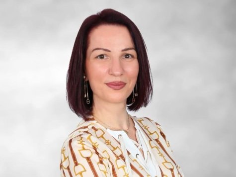 Камелия Аллоу: Стопанската академия остава за мен на върха